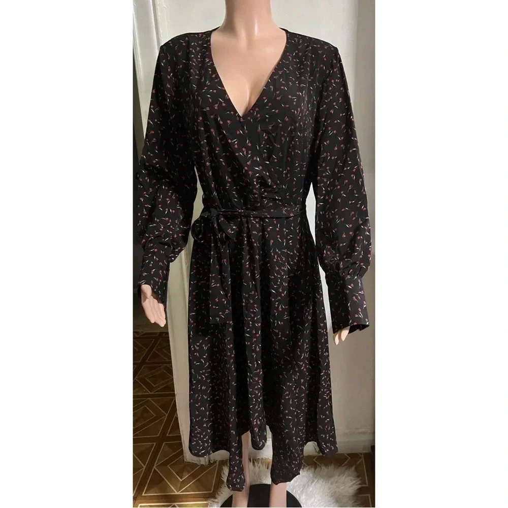 NWT LEA & VIOLA Women’s Floral Print Wrap Dress - Picture 2 of 16